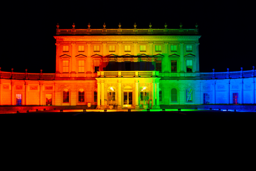 Colour Washing vs. Projection Mapping: Choosing the Right Lighting for Your Venue